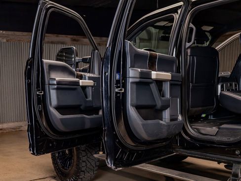 Used 2022 Ford F250 Lariat w/ Tremor Off-Road Package image 31