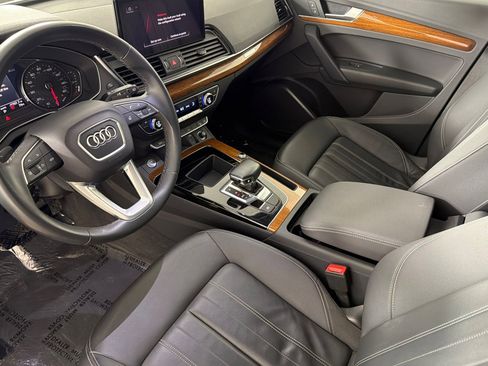 Used 2023 Audi Q5 2.0T Premium w/ Convenience Package AWD/4WD image 9