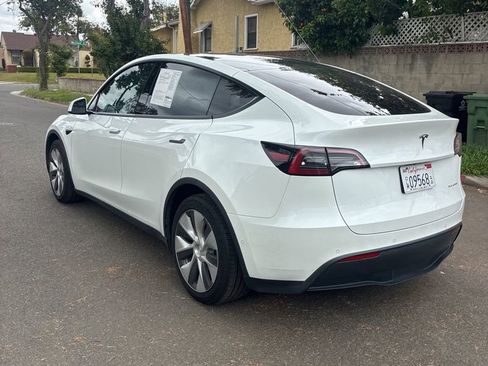 Used 2021 Tesla Model Y Long Range AWD/4WD image 2