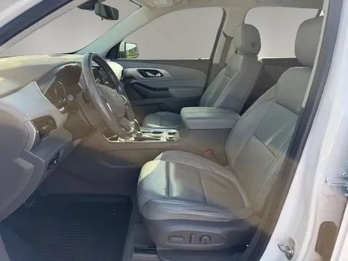Used 2019 Chevrolet Traverse LT w/ LT Premium Package FWD image 10