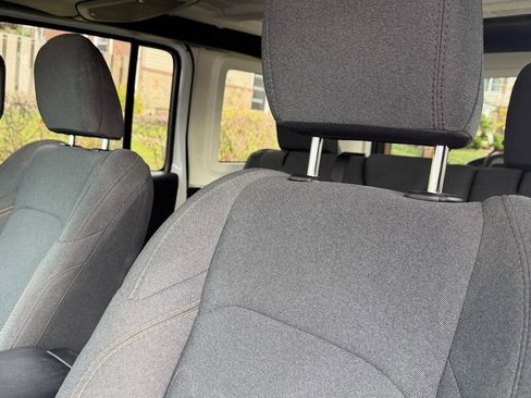 Used 2024 Jeep Wrangler Sport S image 10