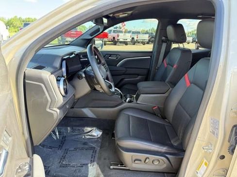 Used 2023 Chevrolet Colorado Z71 w/ Z71 Convenience Package 2 AWD/4WD image 9
