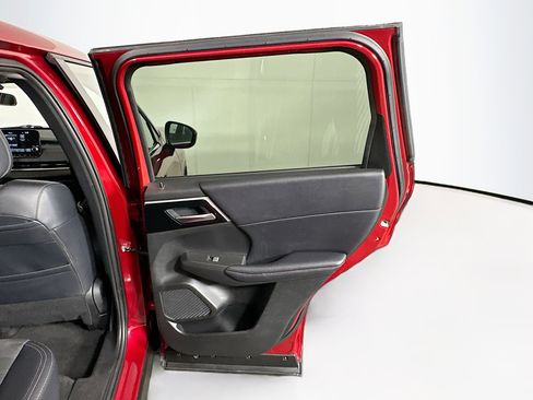 Used 2024 Mitsubishi Outlander SE image 29