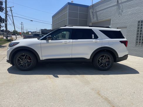 New 2026 Ford Explorer ST w/ Sun And Sound Package AWD/4WD image 7