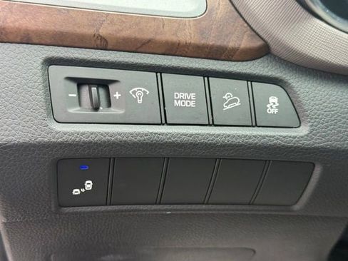 Used 2018 Hyundai Santa Fe Sport FWD image 25