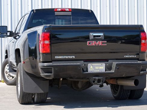 Used 2018 GMC Sierra 3500 Denali image 5