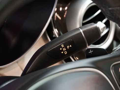 Used 2017 Mercedes-Benz GLC 300 4MATIC image 25