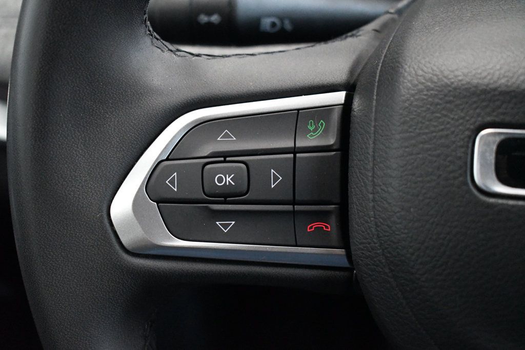 Used 2024 Jeep Compass Latitude AWD/4WD image 31