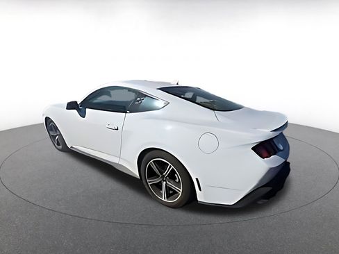 Used 2024 Ford Mustang Premium image 5