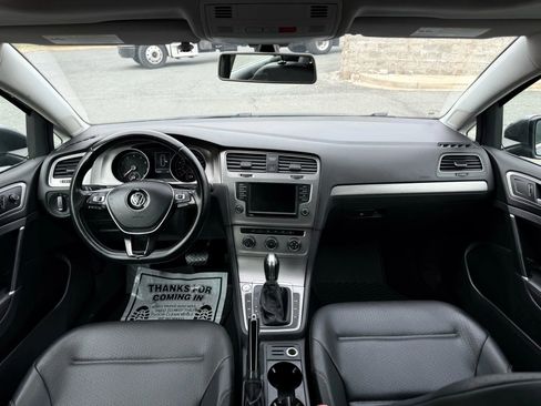 Used 2016 Volkswagen Golf Limited Edition image 30