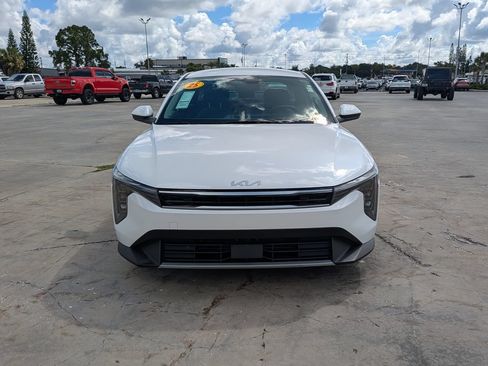 Certified 2025 Kia K4 EX FWD image 3