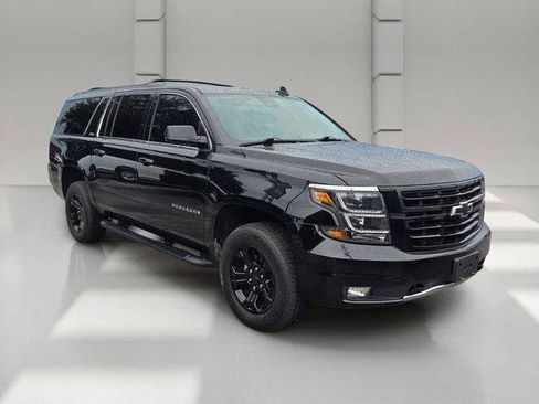 Certified 2020 Chevrolet Suburban LT w/ Luxury Package AWD/4WD image 7