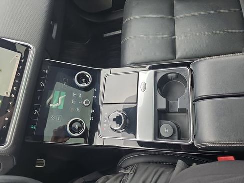 Used 2018 Land Rover Range Rover Velar R-Dynamic SE image 28