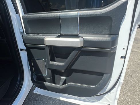Used 2019 Ford F150 Lariat w/ Equipment Group 502A Luxury AWD/4WD image 17