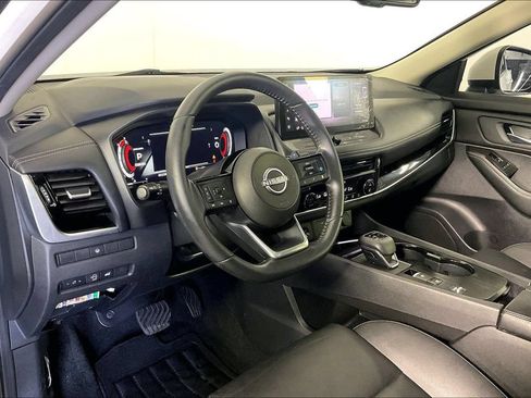Used 2024 Nissan Rogue SL w/ SL Premium Package FWD image 15