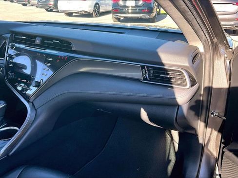 Used 2020 Toyota Camry XSE image 23
