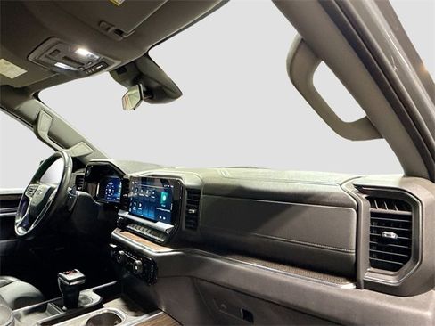 Used 2023 Chevrolet Silverado 1500 LT Trail Boss w/ Convenience Package II image 32