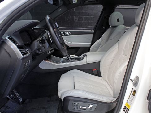 Used 2023 BMW X5 xDrive40i w/ M Sport Package AWD/4WD image 35