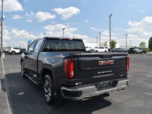 Used 2022 GMC Sierra 1500 SLT w/ X31 Off-Road Package AWD/4WD image 9