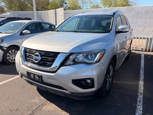 Used 2018 Nissan Pathfinder SV AWD/4WD image 2