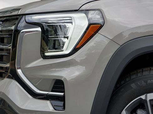 New 2026 GMC Terrain Elevation w/ Technology Package II FWD image 3