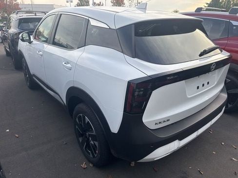 New 2025 Nissan Kicks SV image 2