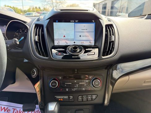 Used 2017 Ford Escape Titanium w/ Equipment Group 301A AWD/4WD image 18