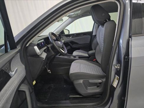Used 2025 Volkswagen Tiguan S AWD/4WD image 5