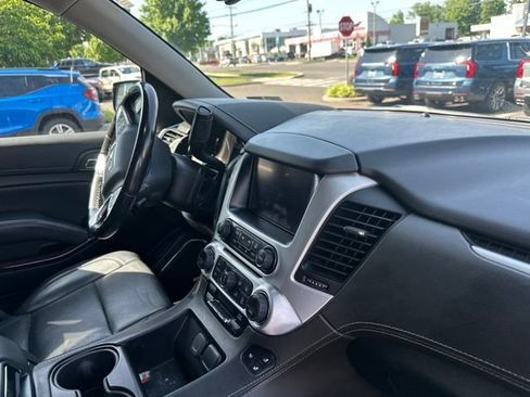 Used 2020 GMC Yukon XL SLT w/ Premium Edition AWD/4WD image 15