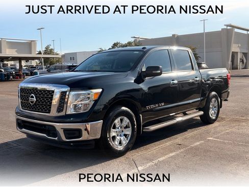 Used 2018 Nissan Titan SV w/ SV Convenience Package AWD/4WD image 1