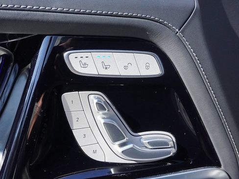 Used 2025 Mercedes-Benz G 63 AMG 4MATIC image 36