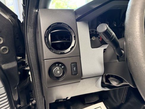 Used 2015 Ford F250 XL w/ Power Equipment Group AWD/4WD image 15