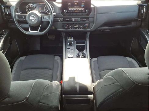 Used 2024 Nissan Pathfinder S AWD/4WD image 11