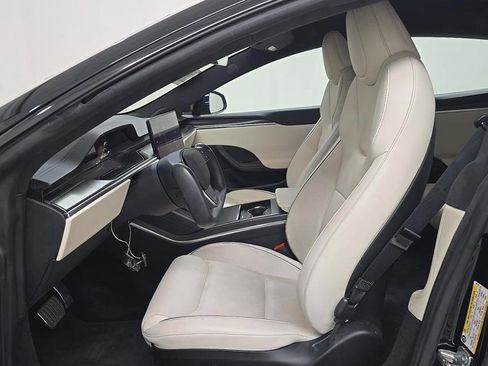 Used 2022 Tesla Model S Plaid image 6