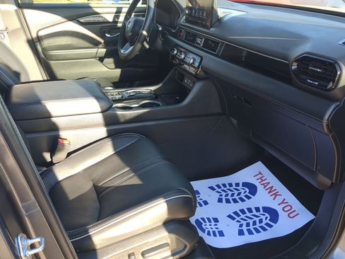 Certified 2024 Honda Pilot Elite image 32