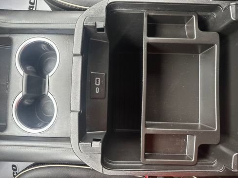 Used 2022 GMC Yukon SLT w/ SLT Luxury Package image 17