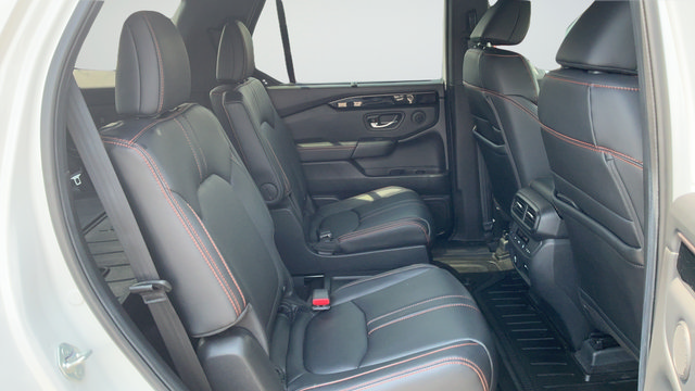 Used 2025 Honda Pilot TrailSport image 22