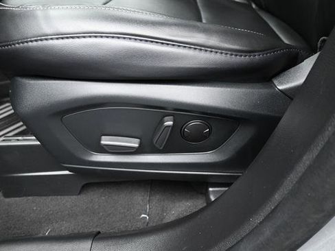 Used 2023 Ford Explorer XLT w/ Equipment Group 202A RWD image 7