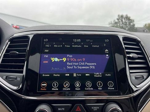 Used 2019 Jeep Grand Cherokee Limited image 26