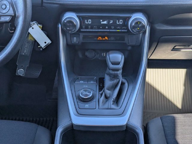 Used 2025 Toyota RAV4 LE AWD/4WD image 18