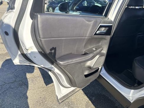 Used 2023 Mitsubishi Outlander SE image 17