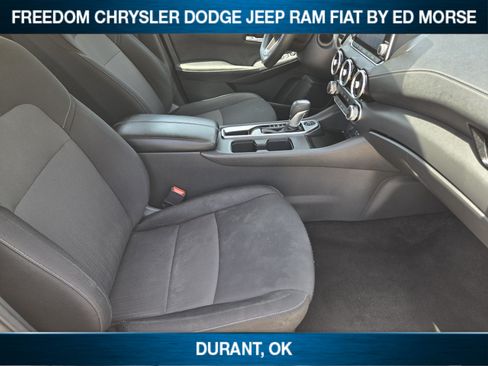 Used 2024 Nissan Sentra SV FWD image 9