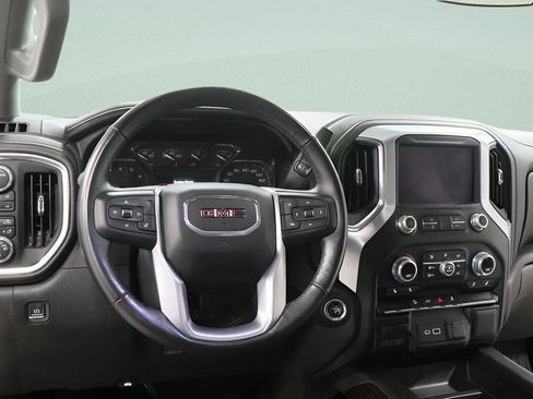 Used 2022 GMC Sierra 1500 Elevation w/ X31 Off-Road Package AWD/4WD image 9