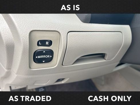 Used 2011 Toyota Camry LE image 27