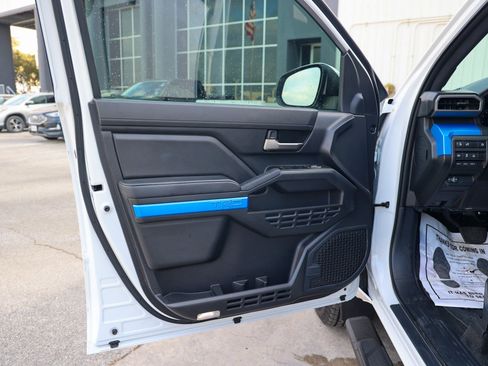 Used 2024 Toyota Tacoma TRD Off-Road image 42