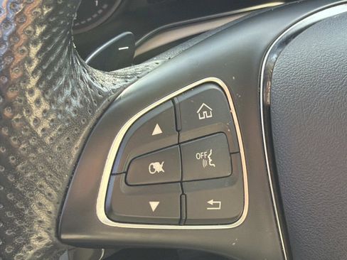 Used 2019 Mercedes-Benz GLC 300 4MATIC image 7