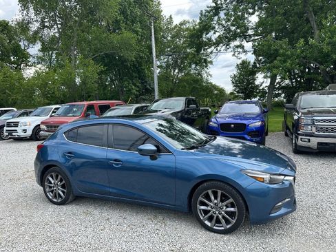 Used 2018 MAZDA MAZDA3 Grand Touring FWD image 4