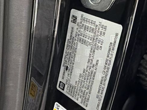 Used 2025 Chevrolet Suburban High Country AWD/4WD image 20