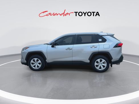 Used 2022 Toyota RAV4 LE FWD image 5