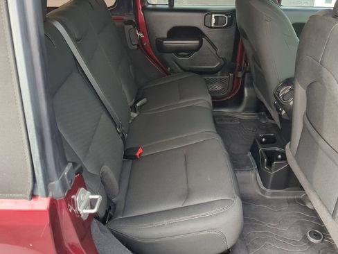 Used 2022 Jeep Wrangler Unlimited Sport image 17